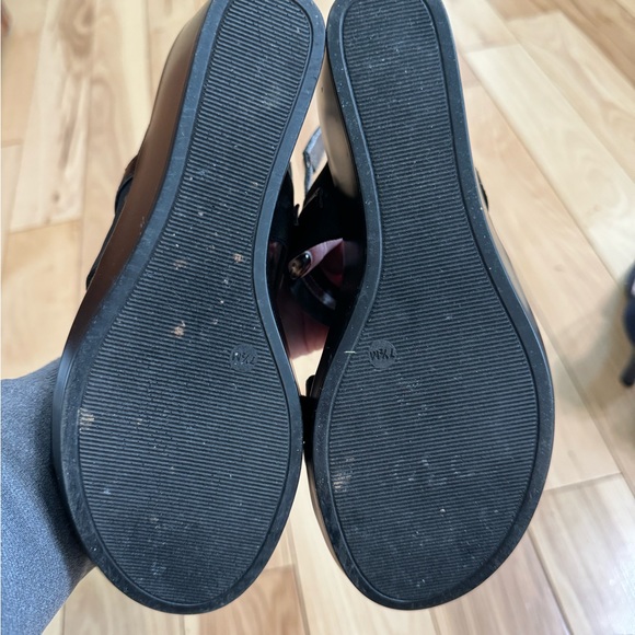 EUC Bandolino Wedge Strap Sandals. Black size 7.5. - Picture 4 of 4